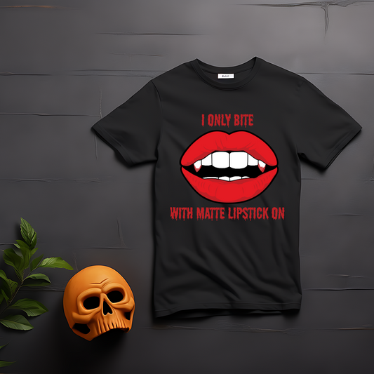 "I only bite with matte lipstick on" graphic tee - Halloween