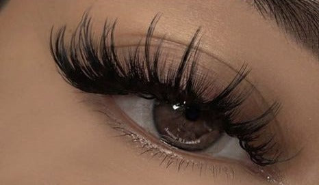 Nia Dramatic Faux Mink Fluffy 3D strip lash