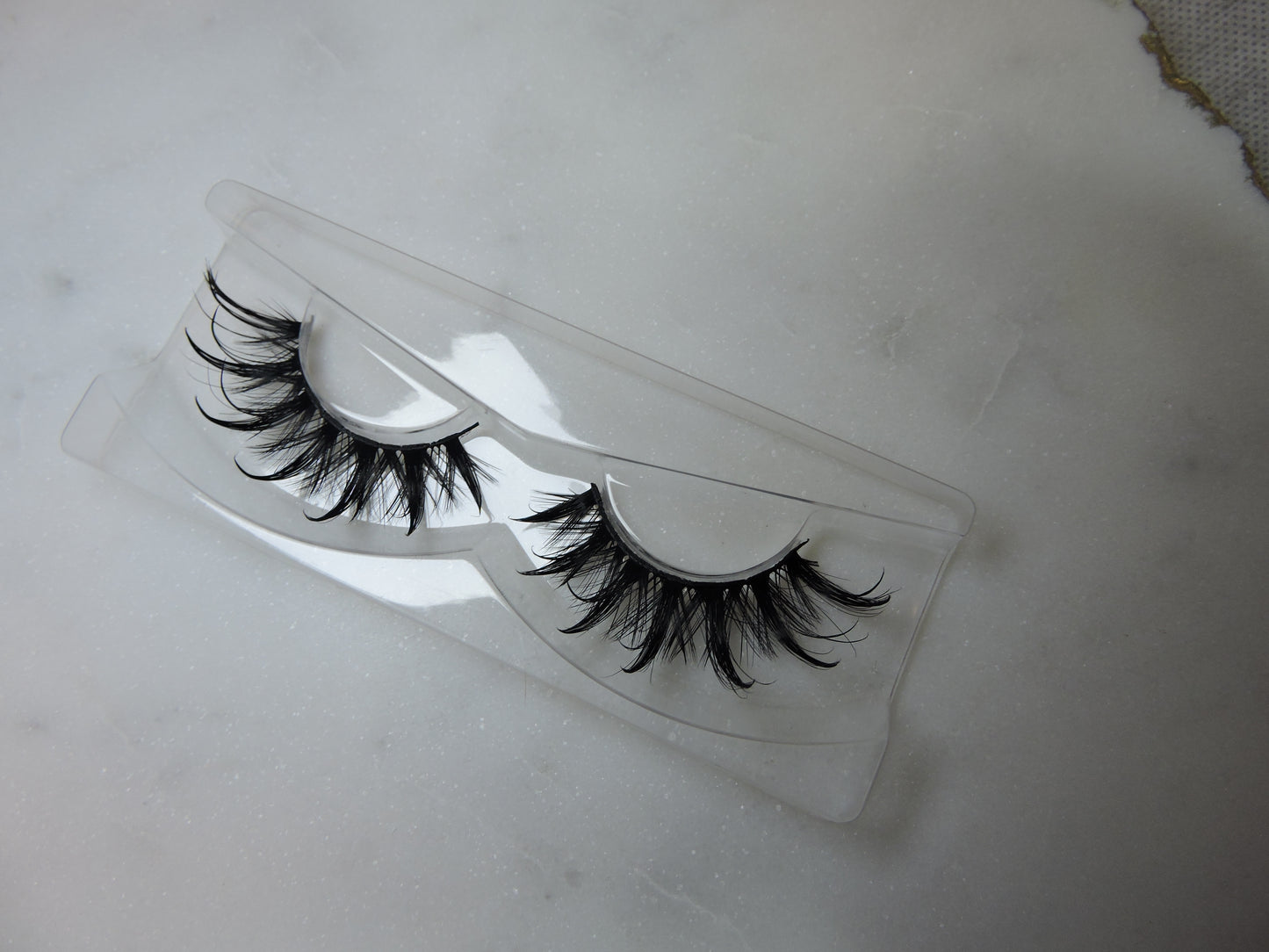 Willow Moist Thick False 3D strip lash