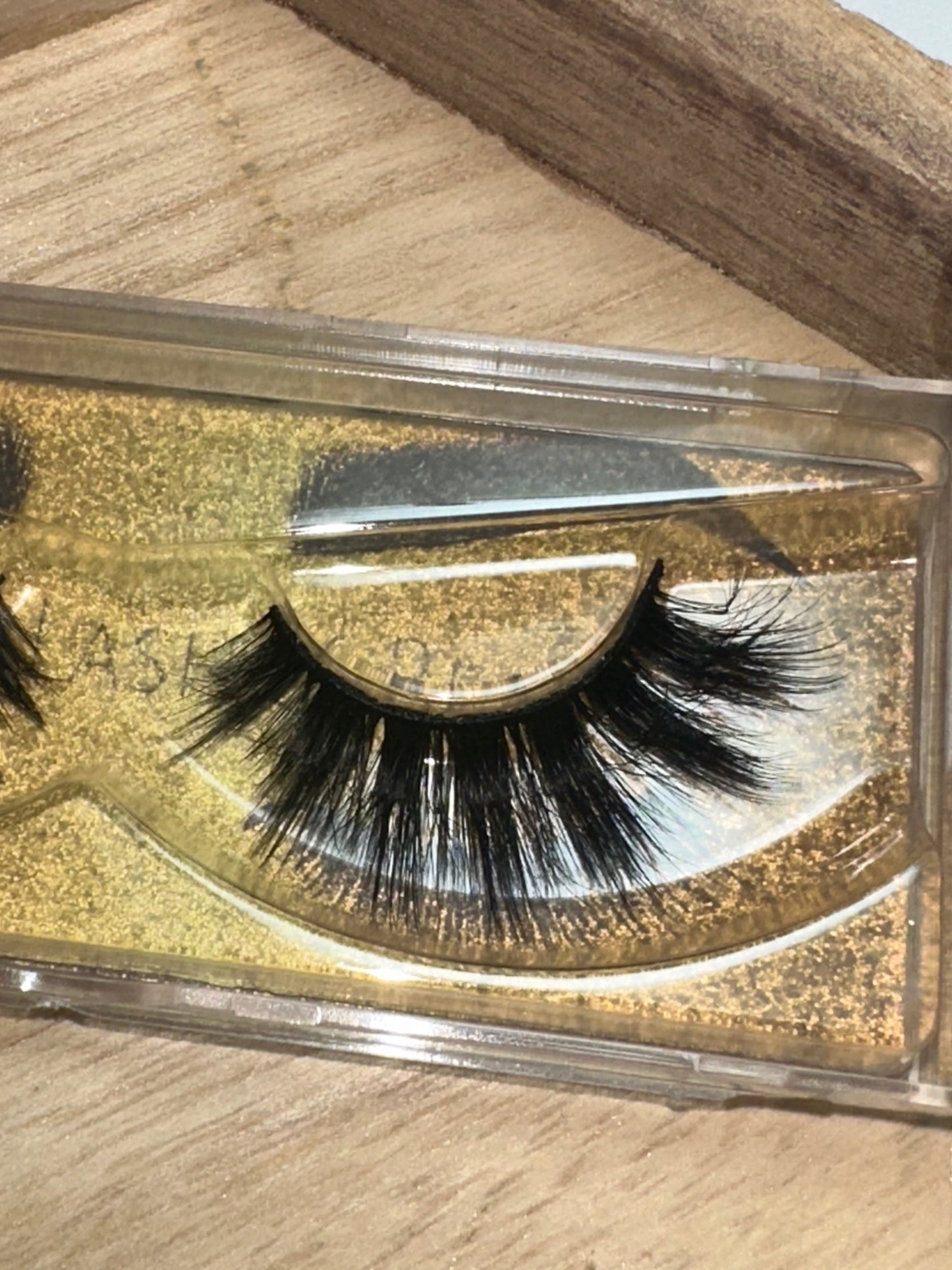 Olivia Dramatic Volume 3D strip lash