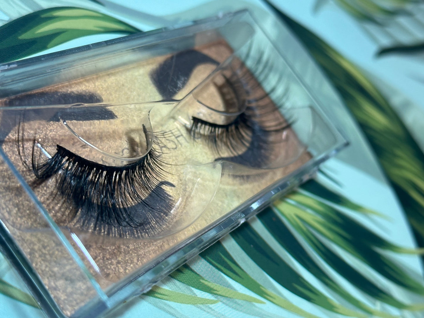 Shasa Faux Mink Fluffy Cat Eye 3D strip lash