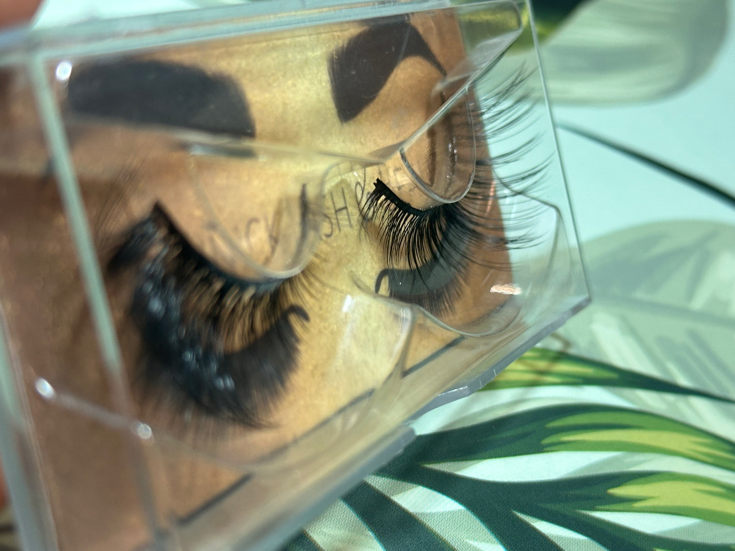 Shasa Faux Mink Fluffy Cat Eye 3D strip lash